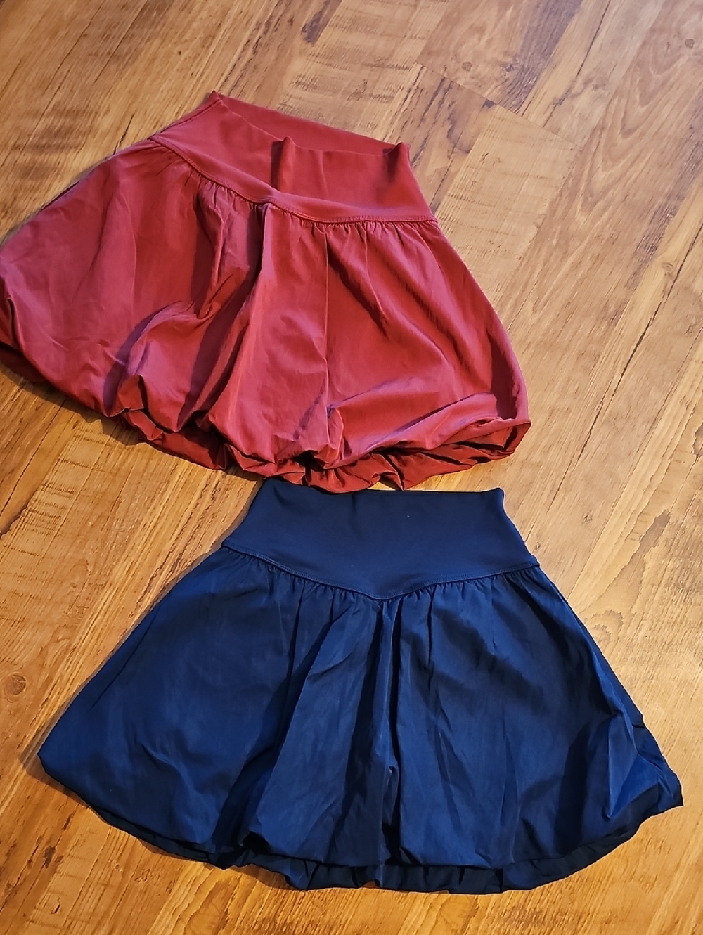 Aerie Bubble Skirt/Shorts  - Burgundy and Navy. XS